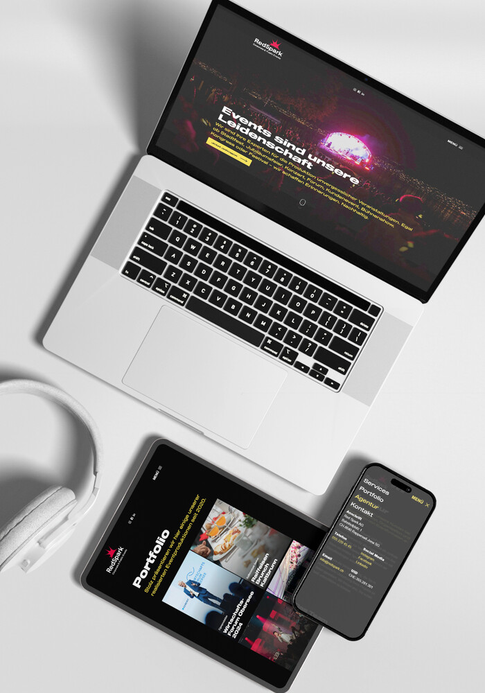 Die Website auf Laptop, Tablet und Telefon