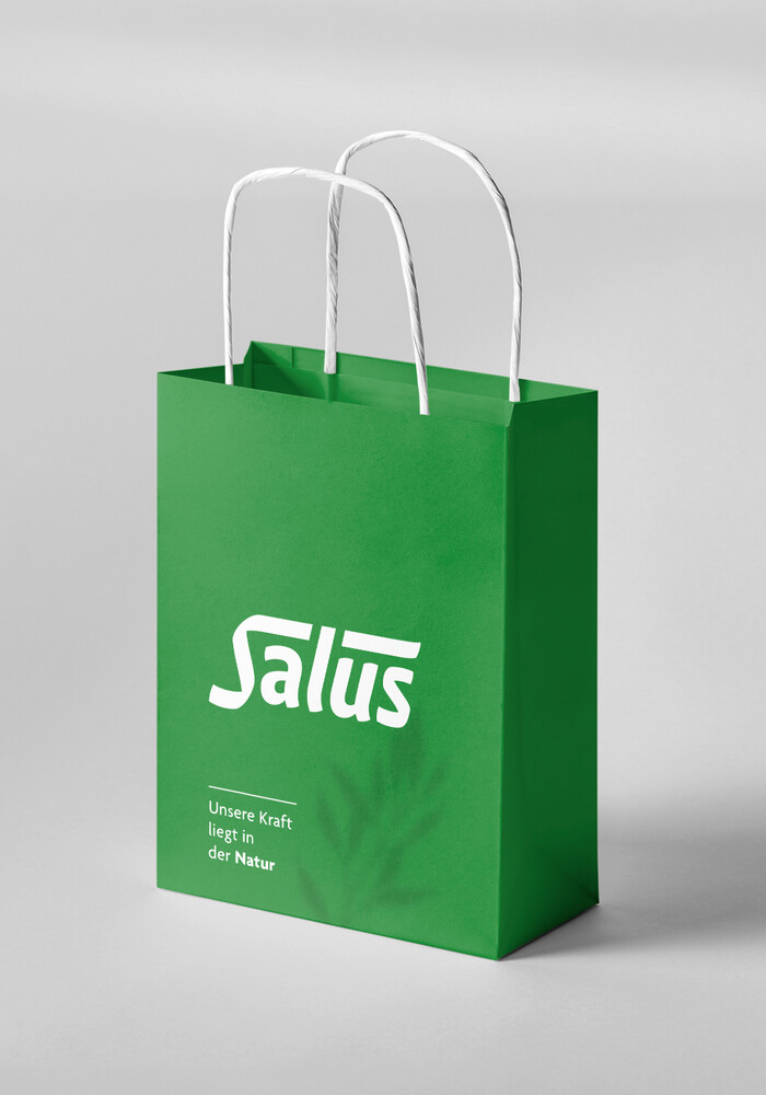 Papiertragtasche «Unsere Kraft liegt in der Natur»